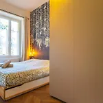 L'appart Haussmannien - Elegance Et Modernite