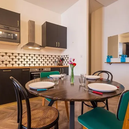 L'appart Haussmannien - Elegance Et Modernite *